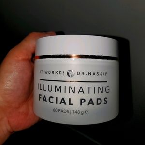 Dr Nassif illuminating facial pads